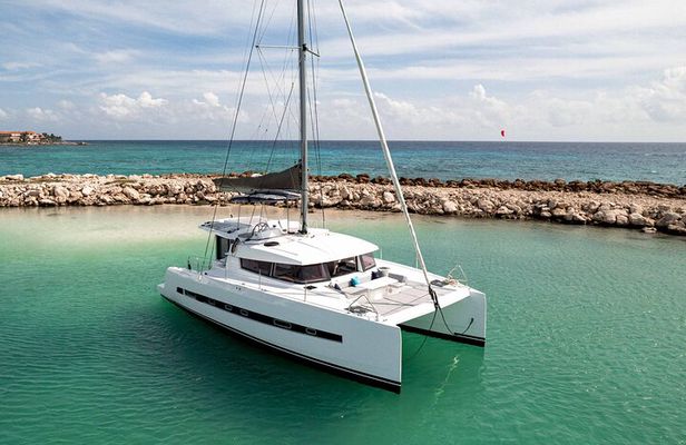 All Inclusive Tulum: 4 hrs Private in 40' Catamaran Bali