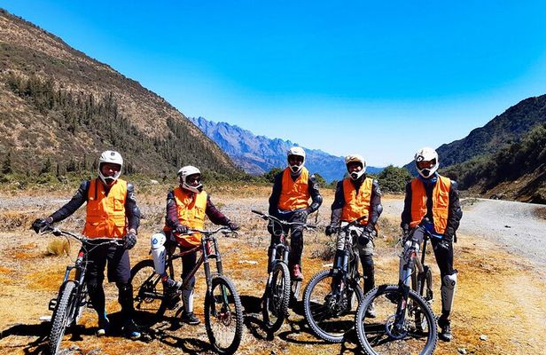 Tour to Inca Jungle Cusco to Machupicchu 4 days
