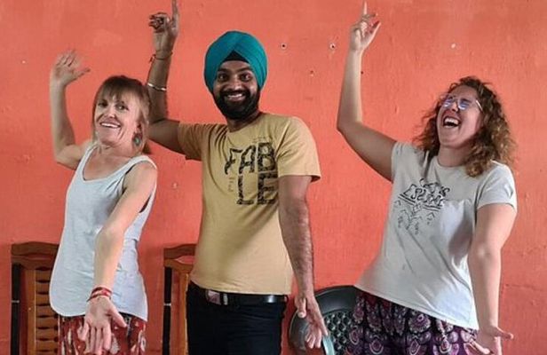 Bollywood Dance Class in Jaipur with Transportation