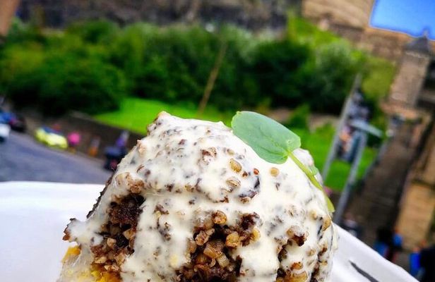 Private Edinburgh Street Food Walking Tour