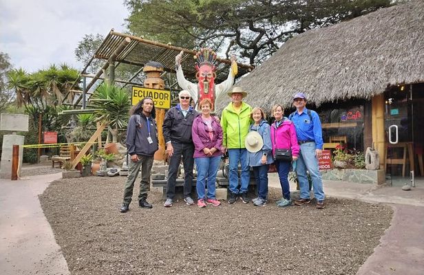 Discover Quito; Old town, Middle of the world + Cable car PRIVATE
