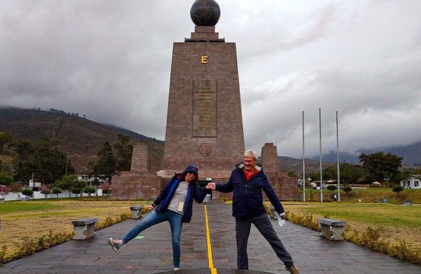 Full Day Quito City Tour: Middle of the World & Teleférico