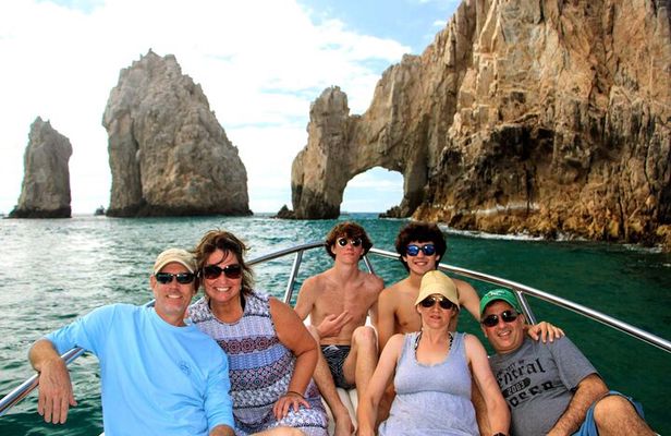 Snorkeling and whale watching Tour in Cabo