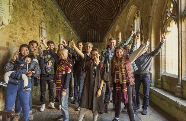 Harry Potter Walking Tour of Oxford Including New College