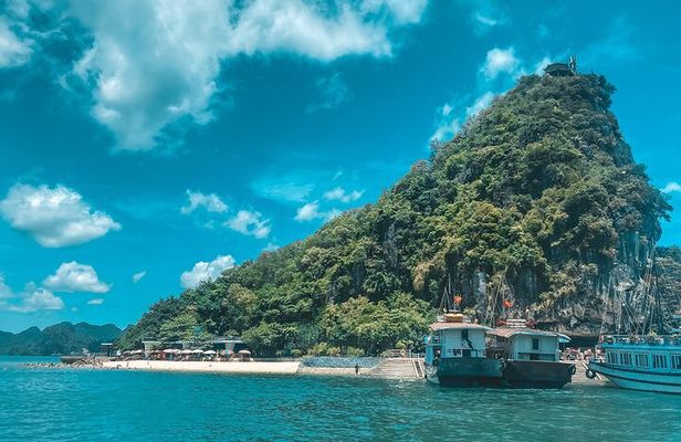 The Best Halong Bay Tours, Junk Boats & Activities 1 Day