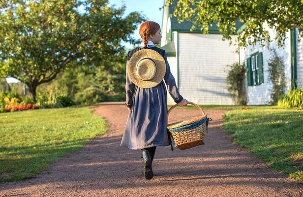 Green Gables House & Our Island Experience