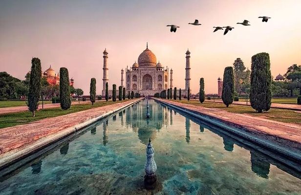 Taj Mahal and Fatehpur Sikri Day Trip from Jaipur