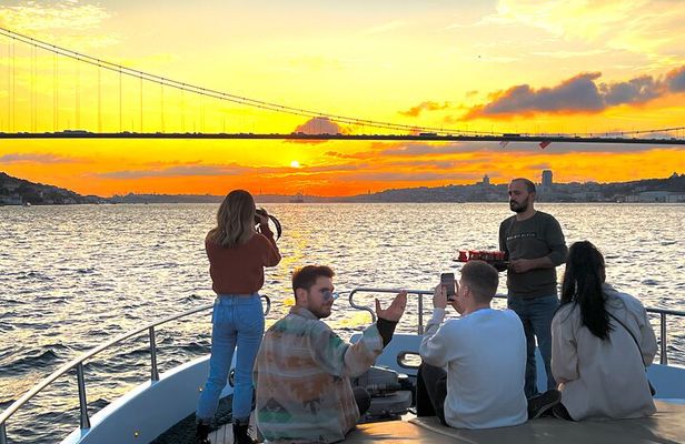 Bosphorus Sunset or Daytime Yacht Cruise with Snacks & Live Guide