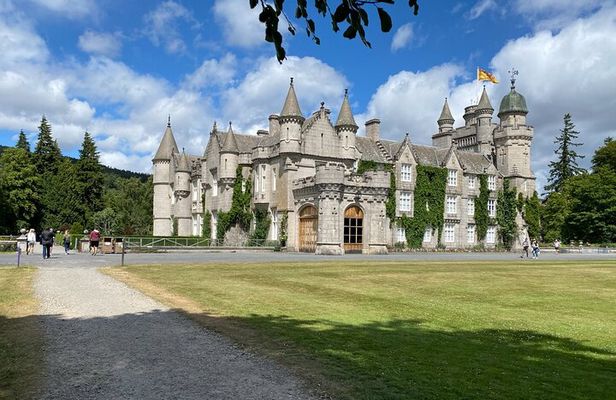 Private Balmoral Glamis Dunnottar Castles Tour from Aberdeen