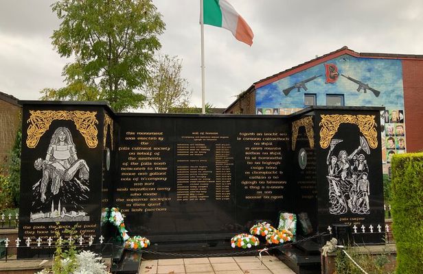 Private Day Trip to Belfast city,Peace Walls,& Titanic experience from Dublin