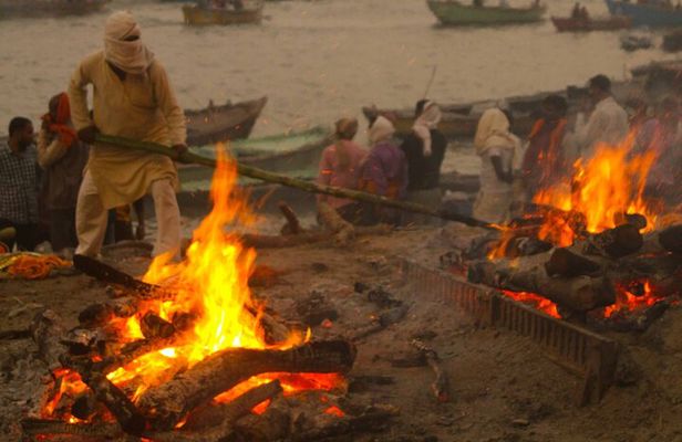Varanasi Cremation Tour ( Full exploration with Explaination)