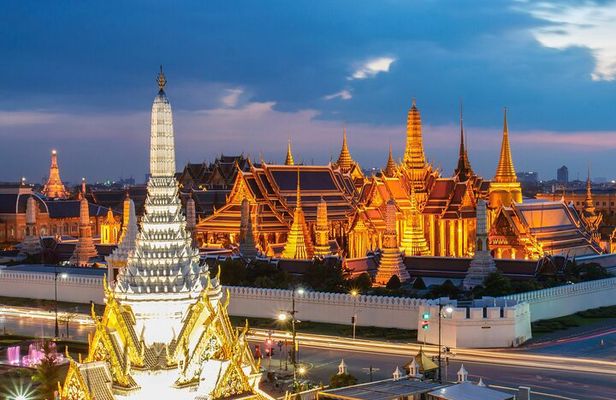 Private Bangkok Night Tour by Tuk Tuk with Dinner