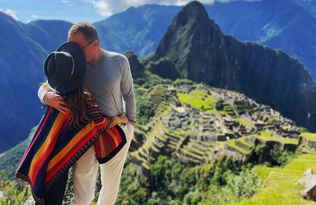 2 Days Tour to Sacred Valley of the Incas and Machu Picchu