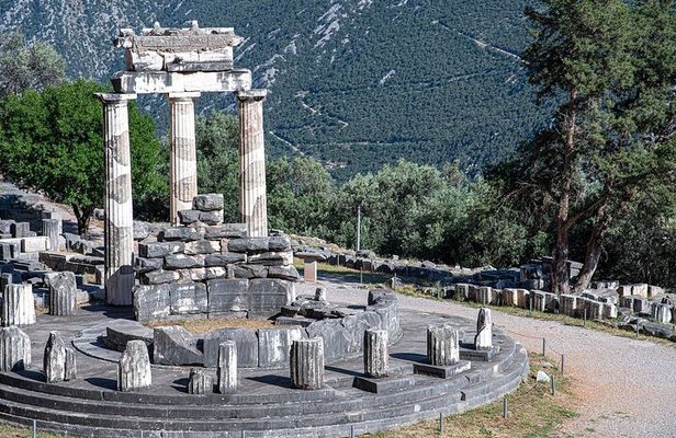 2 Days Private Tour from Athens to Delphi and Meteora