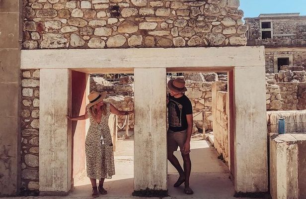 Minoan Crete from 3.000 BC: Knossos Palace & Museum with Wineries from Heraklion