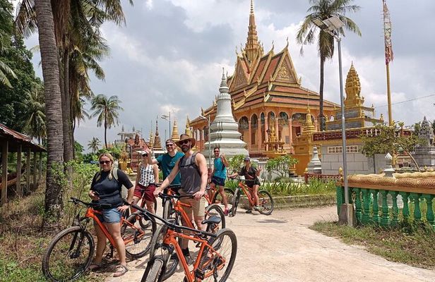 Silk Island Cycling Adventure & lunch with locals