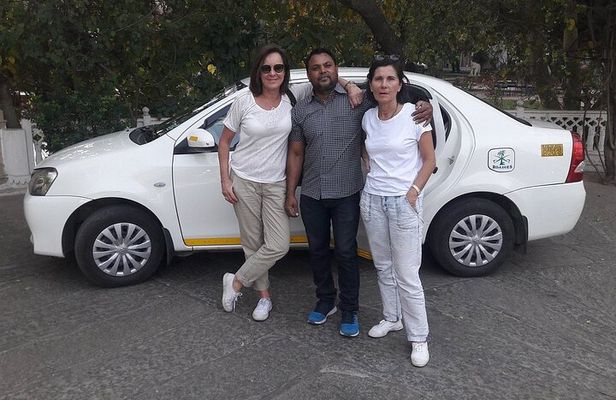 Full-Day Jaipur Sightseeing Tour by Car with Driver