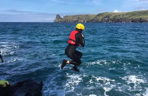2-Hour Coasteering Adventure Near Bude