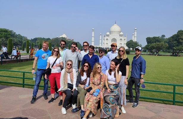 Mesmerizing Day Trip To Taj Mahal, Baby Taj, Agra Fort From Delhi By Car