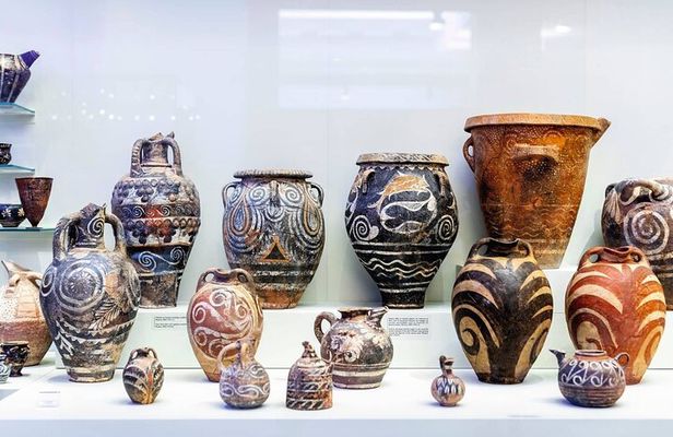 Knossos Palace and Heraklion Guided Tour with Transport