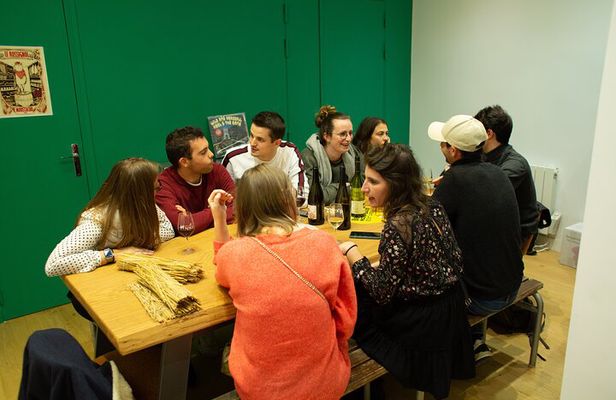  Vegan Wine Tasting in Paris right next to Père Lachaise