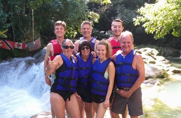  Tour blue hole and secret fall with a stop at Duns river fall