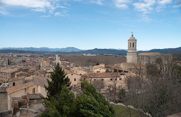 Private Full-Day Girona GOT and Costa Brava Tour