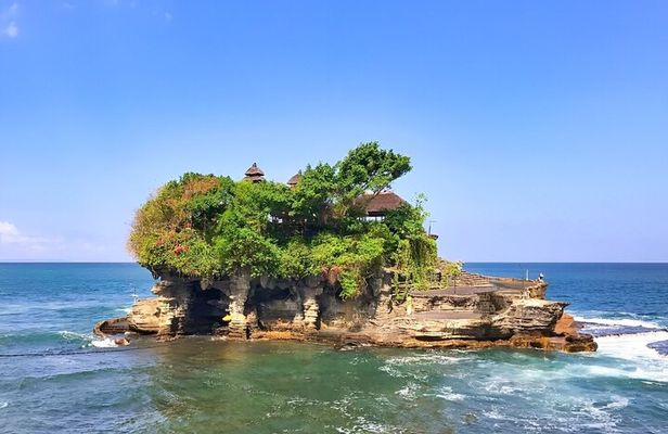 Ubud Tanah Lot Tour: Rice Terrace - Waterfall - Batuan Temple