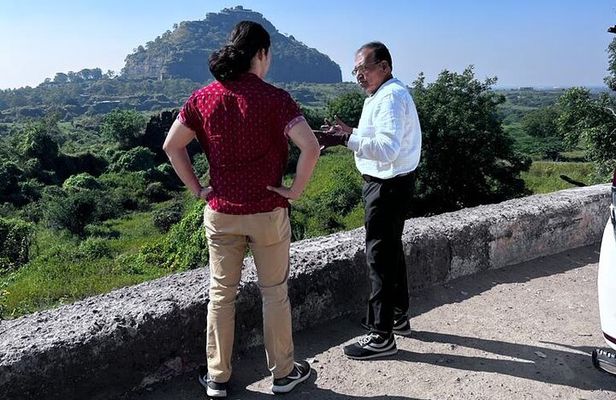 Skip-the-Line: All-Inclusive 2-Day Ajanta and Ellora Private Tour