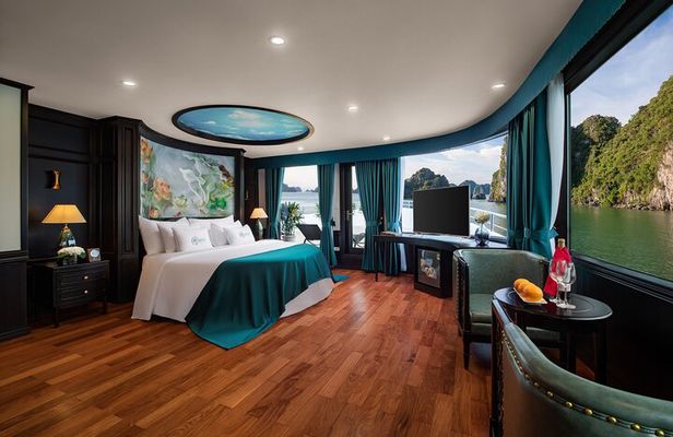 3-Day Luxury HaLong Bay with Aspira Cruise: kayaking, meals, cave