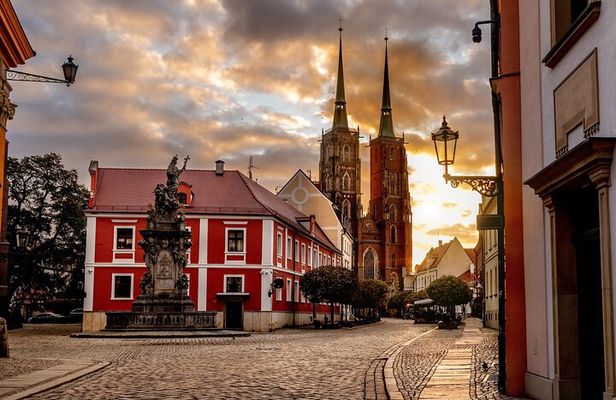 Fascinating Highlights of Wroclaw - Walking Tour
