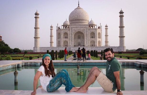 Private Taj Mahal & Agra Overnight Tour from Jaipur