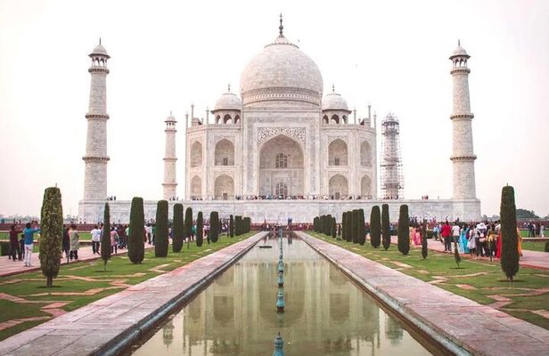 From Jaipur: Overnight Taj Mahal Sunrise Private Tour 