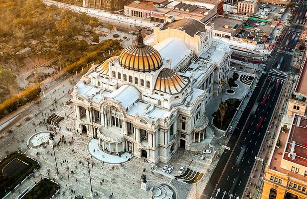 Half-Day Private Walking Tour to Historic Center of Mexico City