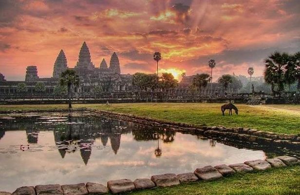 Pattaya to Angkor Wat 2 days 1 night Private tour