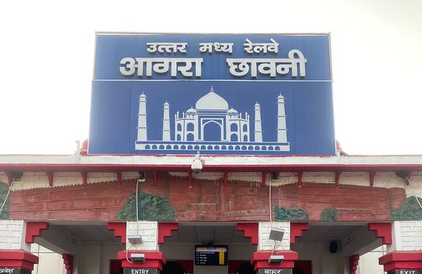 Taj Mahal Same Day Tour by India's Fastest Train