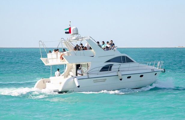 2-Hour Private Yacht 50ft Tour Around Burj Al-Arab