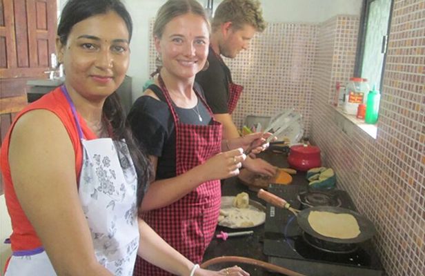 Agra Cooking Experience and Exotic Dining with Free Pick up DROP