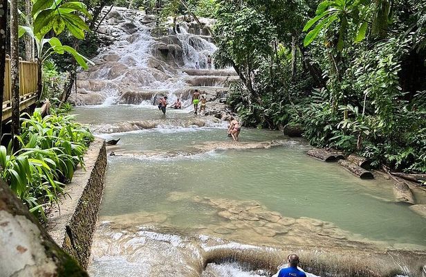 Private Full-Day Adventure to Blue Hole Ocho Rios and Dunn's River Falls