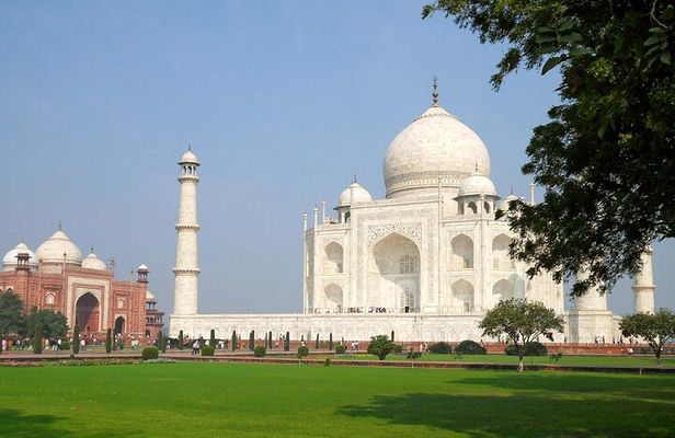 From Delhi: All-Inclusive Taj Mahal Sunrise & Agra Fort Private