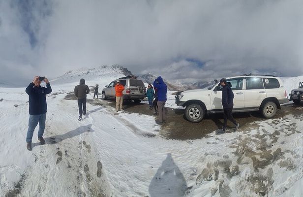 4×4 Private Driver and Guide in Kyrgyzstan