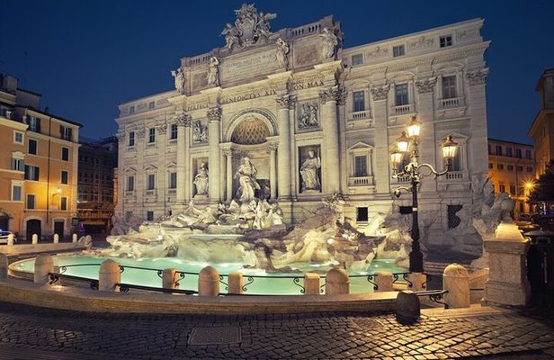 Private Stroll of the Artists in Rome: Best Squares & Fountains Tour
