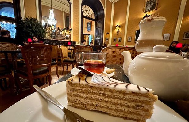 Budapest Urban Treats - Private Tour of Coffee Houses with Hungarian Desserts