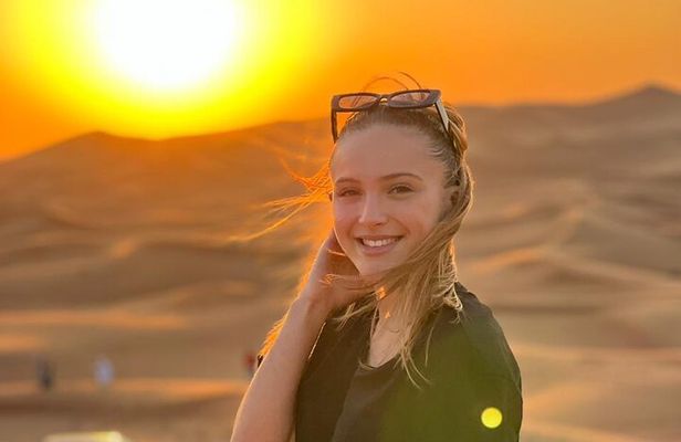 Red Dune 4x4 Desert Safari with Sand Boarding & Camel (4 hr)