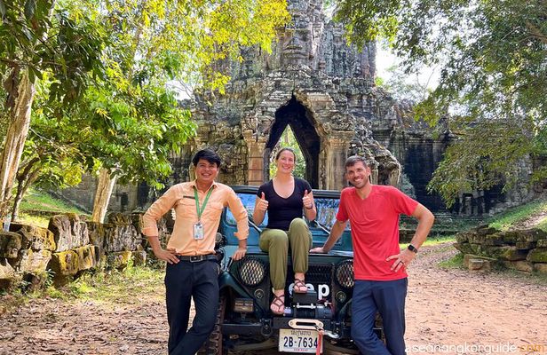 Angkor Wat Sunrise and Market Tour by Jeep