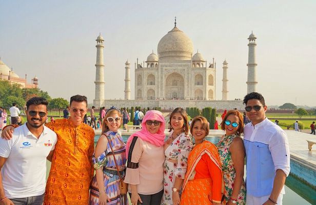 Taj Mahal tour from Jaipur by Private Car and Professional Guide.