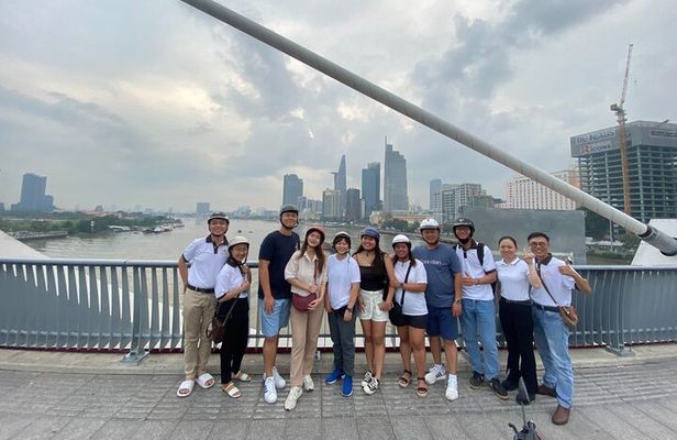 Private Half-Day Bike Tour in Saigon with Guide