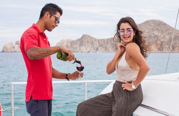 Sunset Cruise in Los Cabos with Jazz and Wine