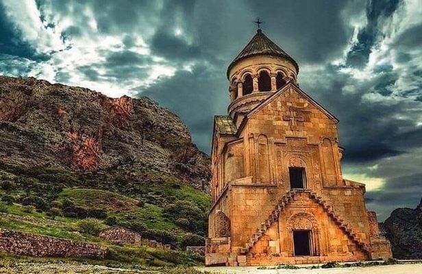 Private Day Trip to Khor Virap, Areni & Noravank