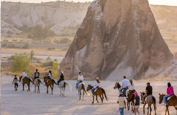2 Hours Horseback Riding Tour Through the Valleys of Cappadocia